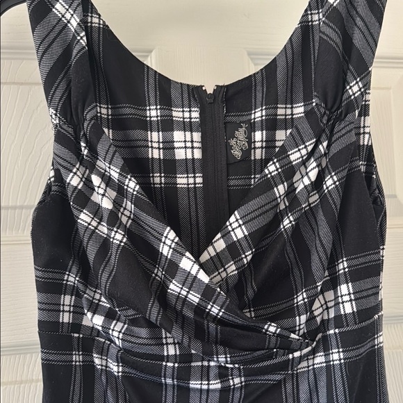 Rock Steady Plaid Wiggle Dress - Picture 2 of 4